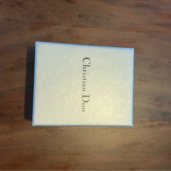 Dior Silver Chain with Pink fang necklace rare nwot - Picture 5 of 5